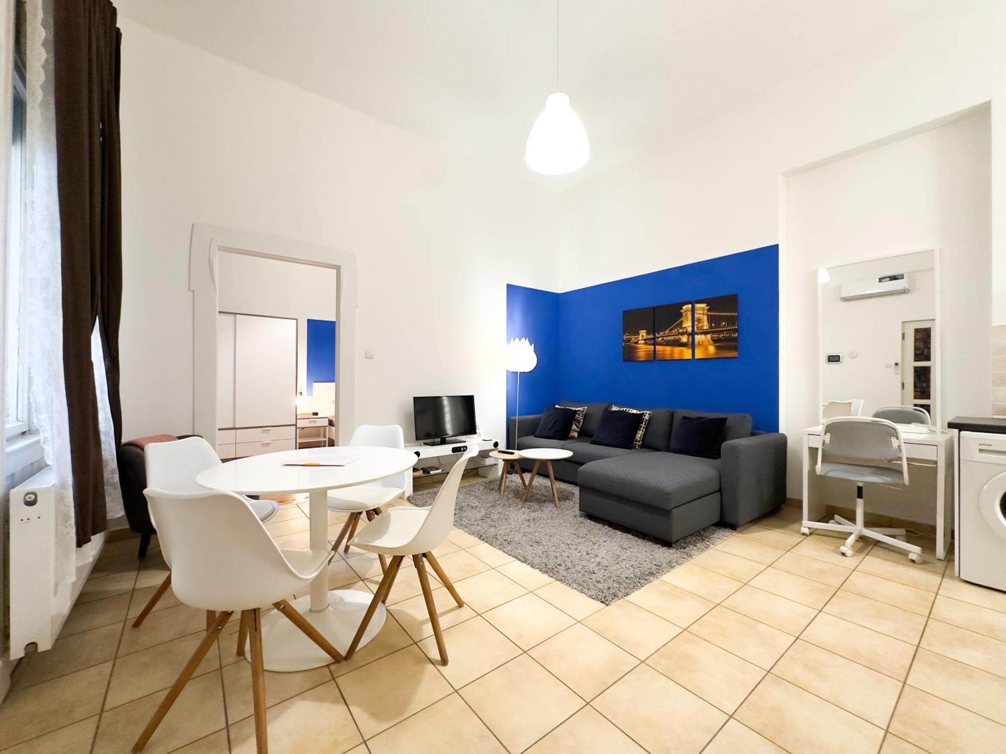 Apartment Charming 1br In - Skyline House *